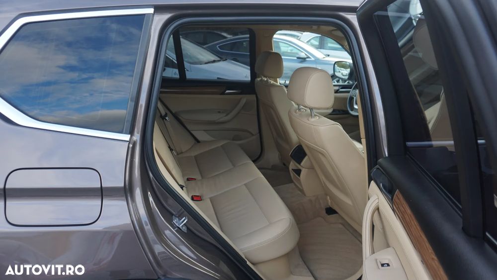 BMW X3 xDrive28i Aut. Advantage - 13