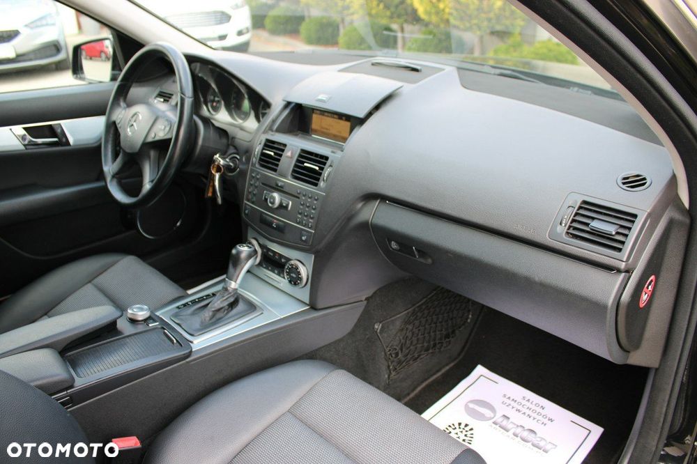 Mercedes-Benz Klasa C 220 (BlueTEC) d 7G-TRONIC Exclusive - 30
