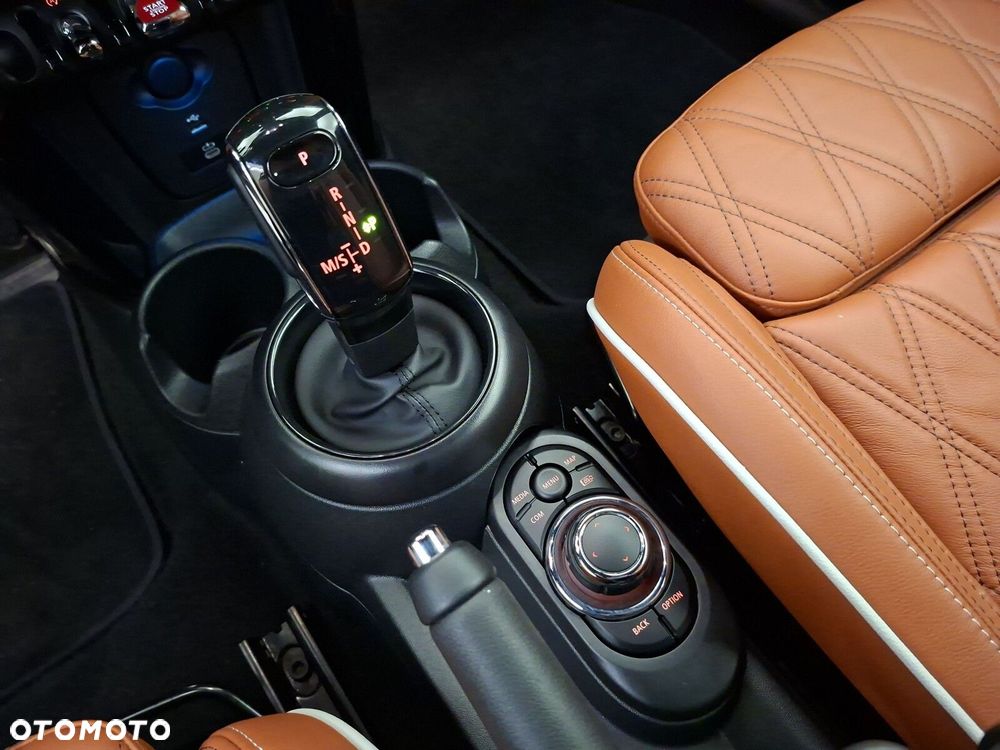 MINI Cooper Classic Trim - 17
