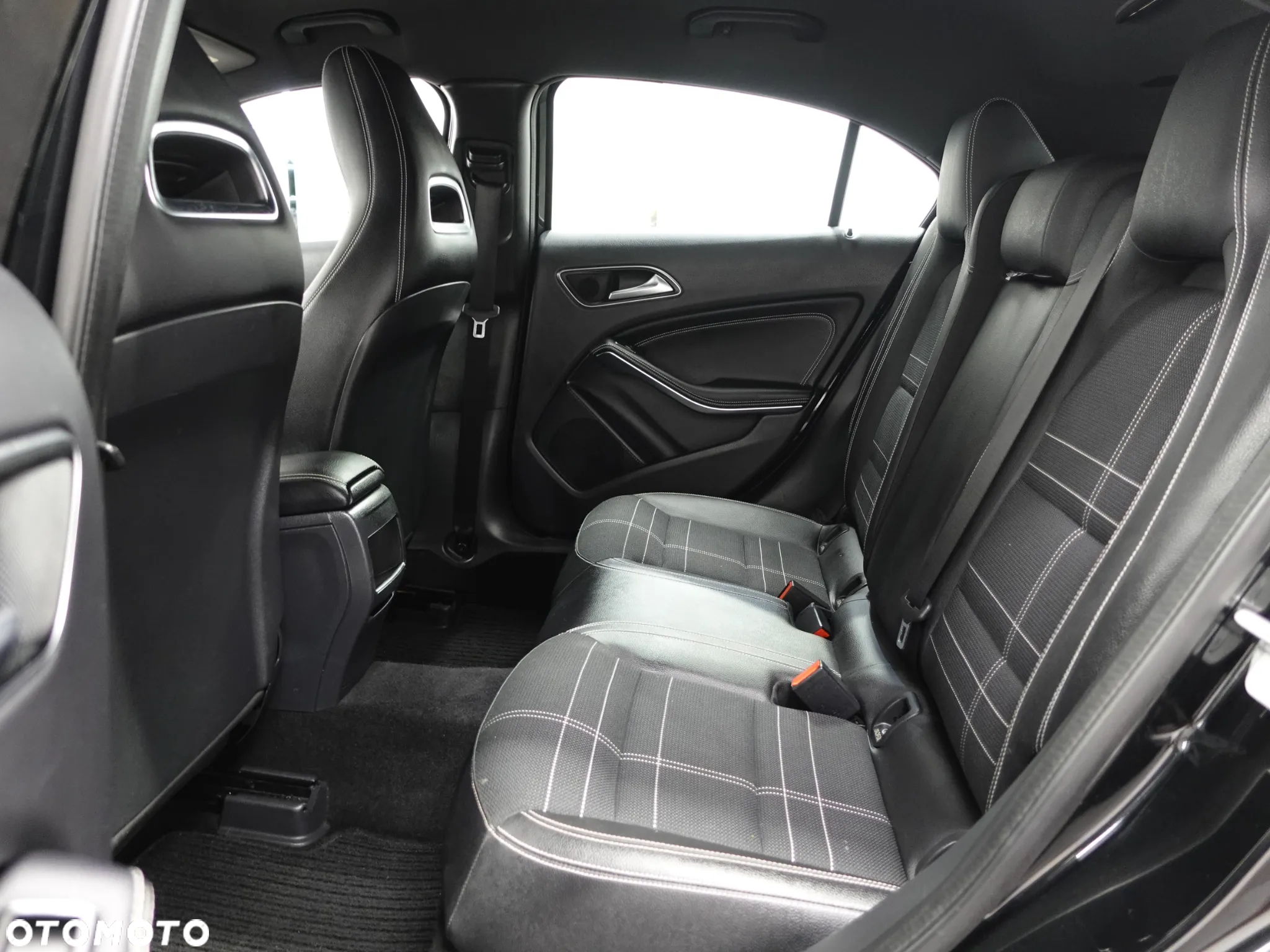 Mercedes-Benz Klasa A 180 (BlueEFFICIENCY) - 23