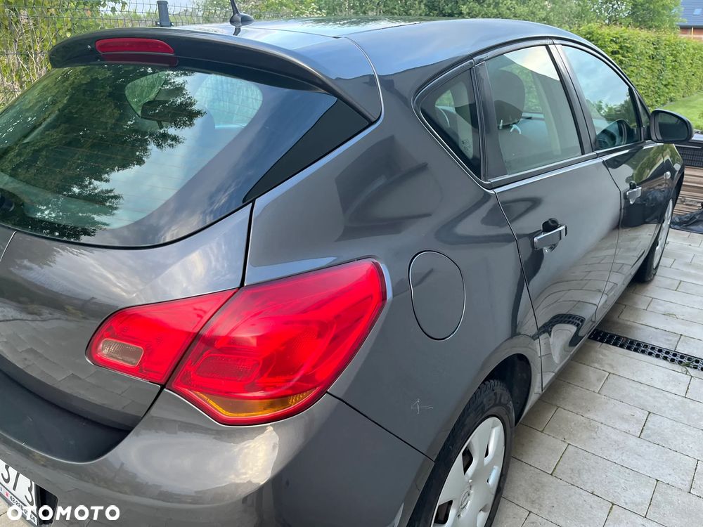 Opel Astra 1.6 - 4