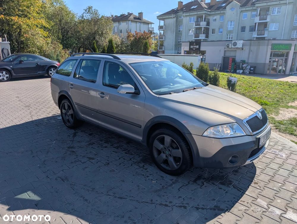 Skoda Octavia Scout 2.0 TDI DPF - 6