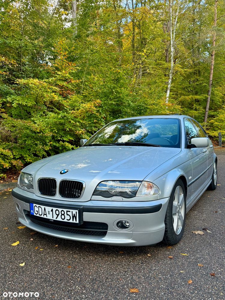 BMW Seria 3 318i - 1