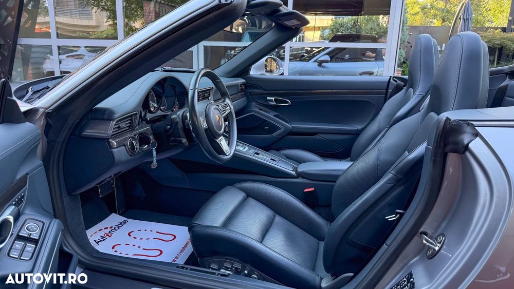 Porsche 911-TURBO-S Cabriolet - 23