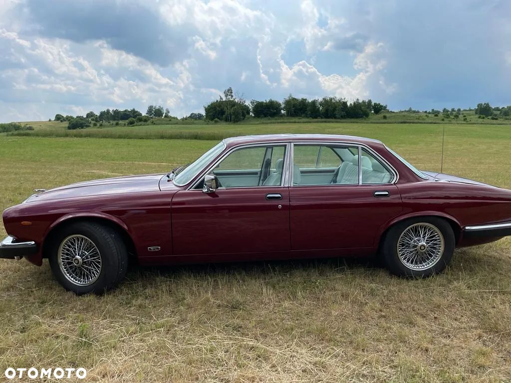 Jaguar XJ - 1