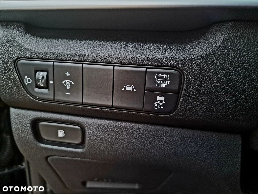 Kia Niro 1.6 GDI Hybrid L Business Line - 29