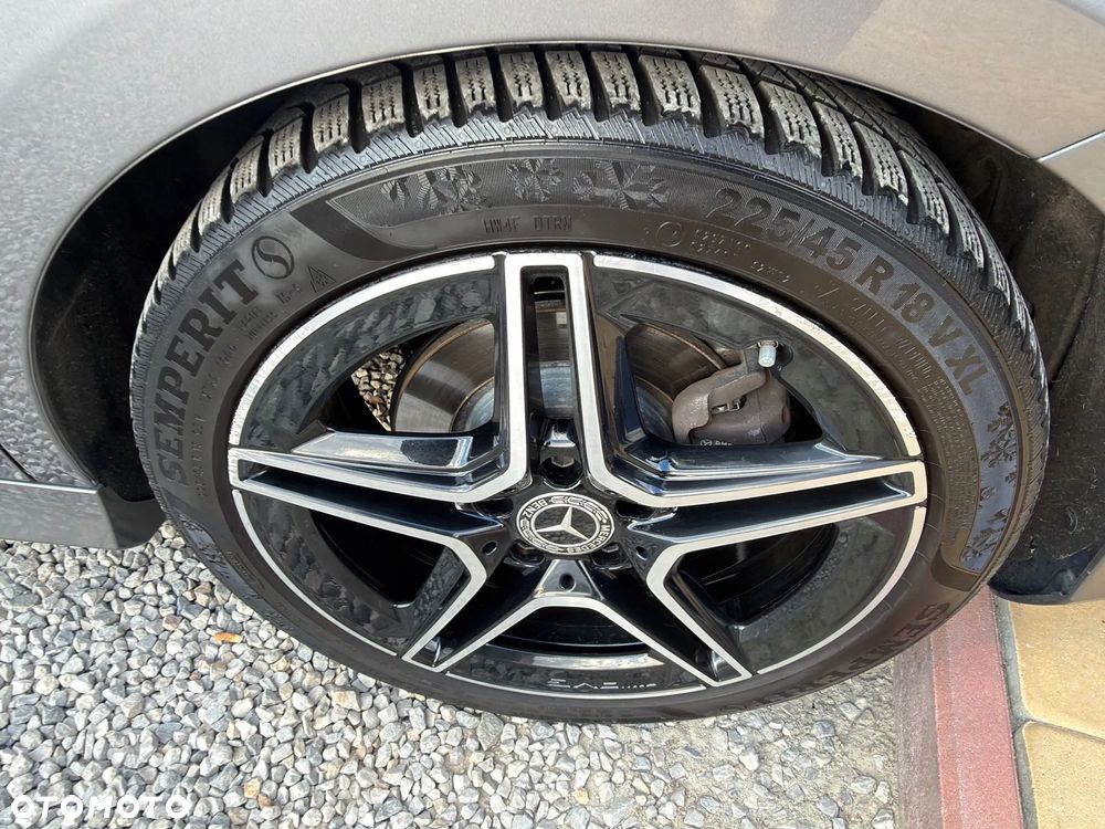 Mercedes-Benz CLA 200 d 8G-DCT AMG Line - 11