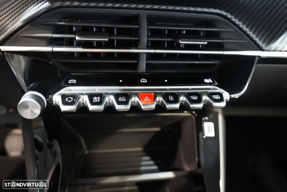 Peugeot 208 - 13
