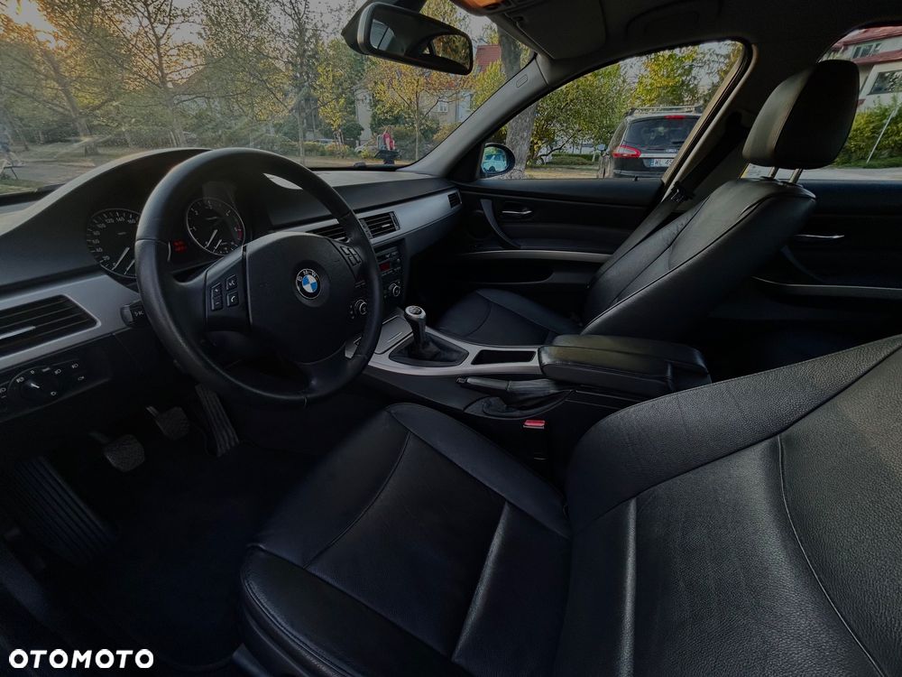BMW Seria 3 318d - 10