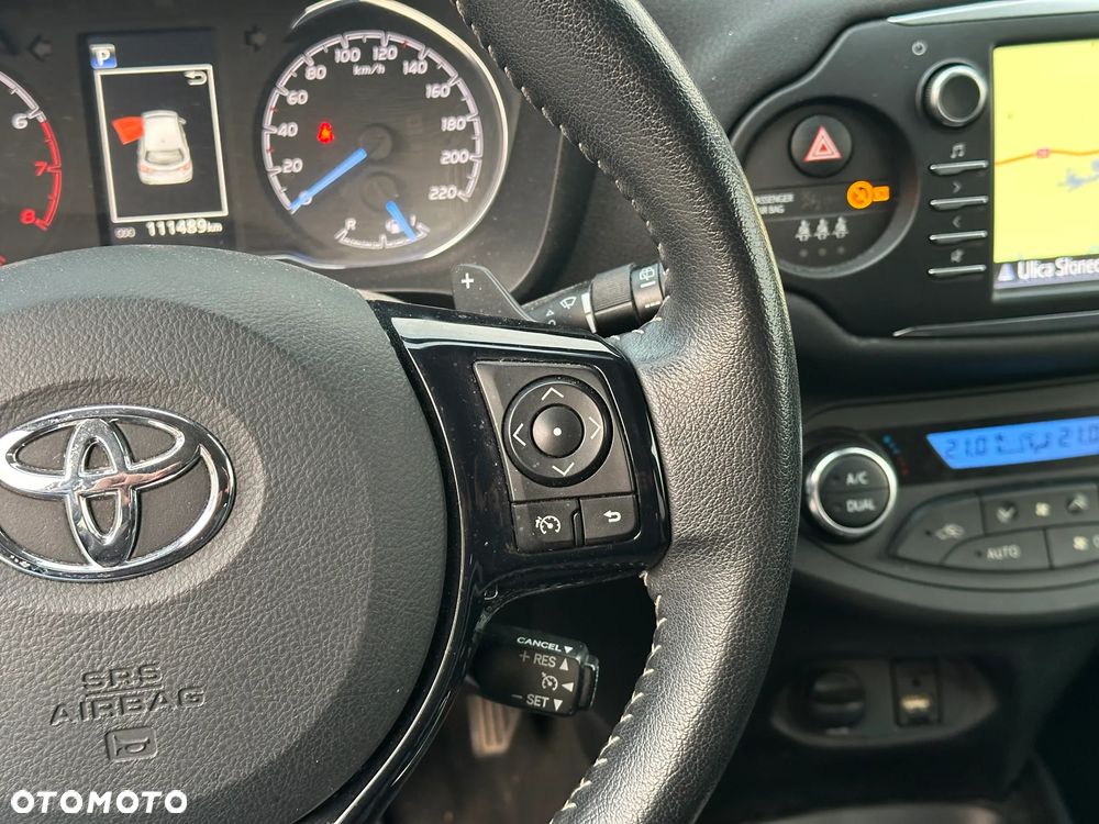 Toyota Yaris 1.5 Premium CVT - 13