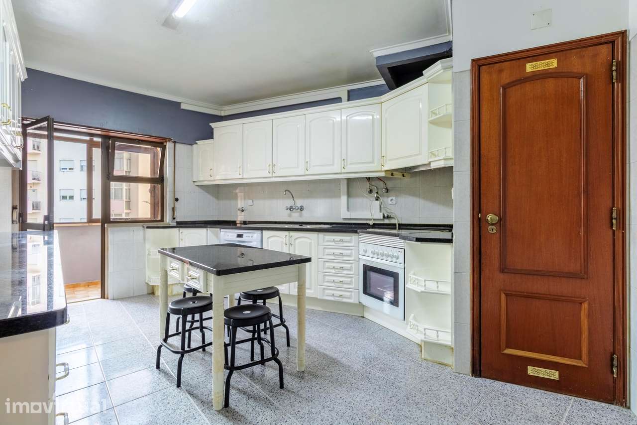 Apartamento T3 c/ 4 Marquises e 2 Wc's no Cacém, Sintra - Grande imagem: 4/56