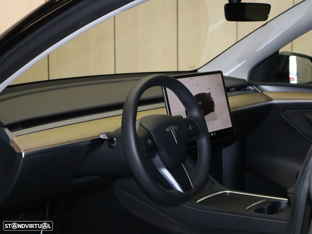 Tesla Model Y RWD - 21