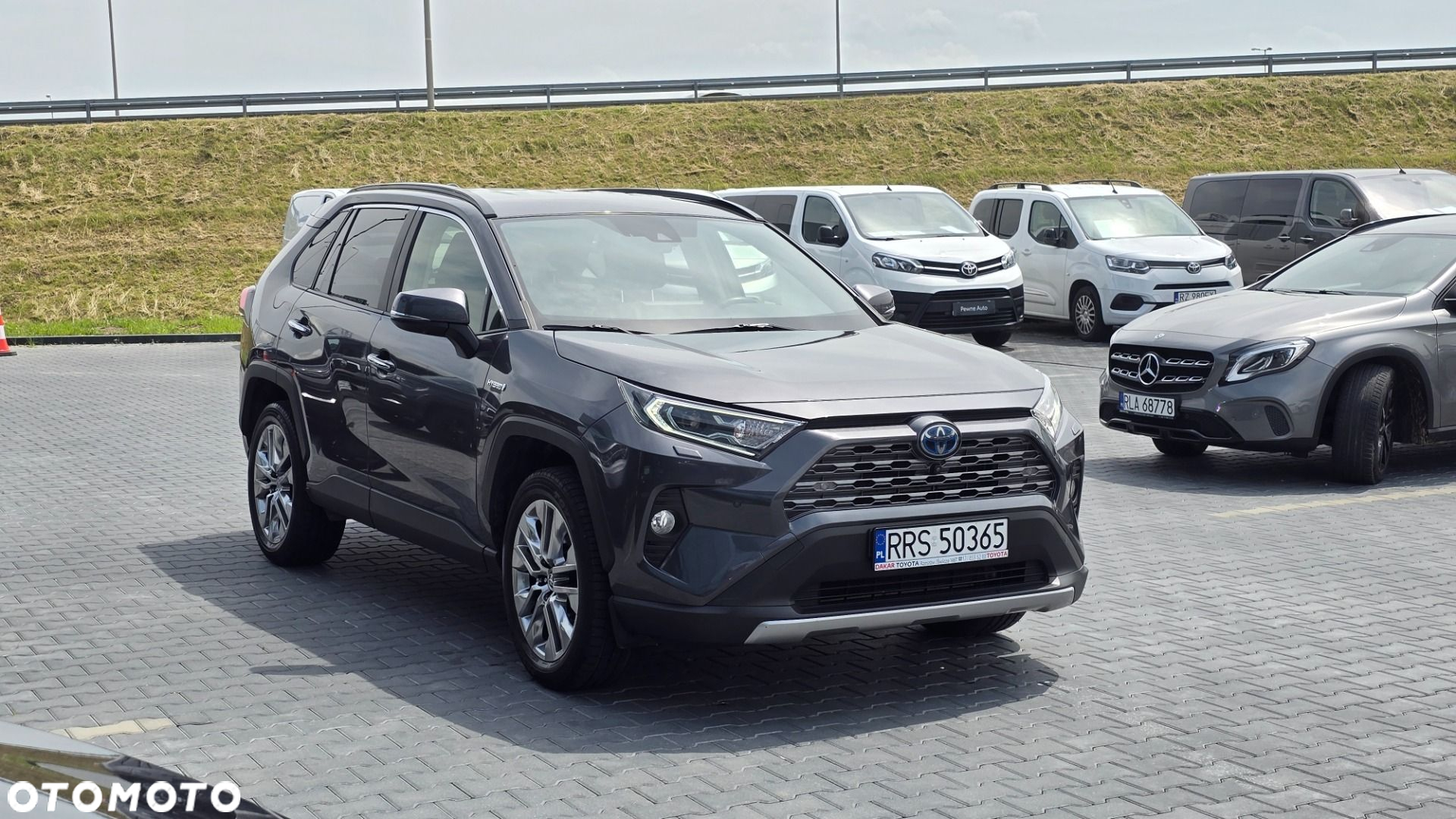 Toyota RAV4 - 8