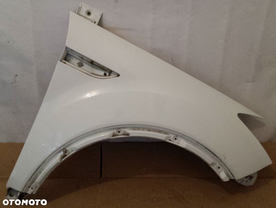 Błotnik przedni prawy Ford Kuga MK1 2008-