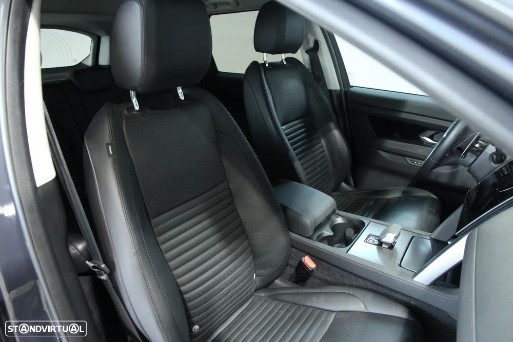 Land Rover Discovery Sport 1.5 I3 P300e AWD SE - 8