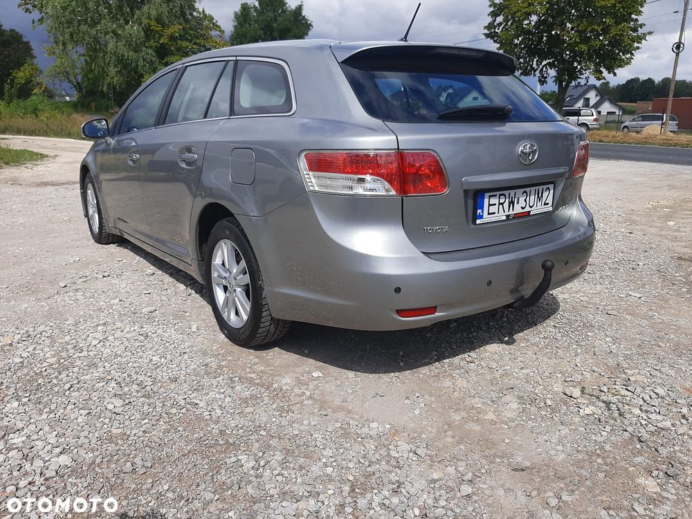 Toyota Avensis 1.8 Executive - 2