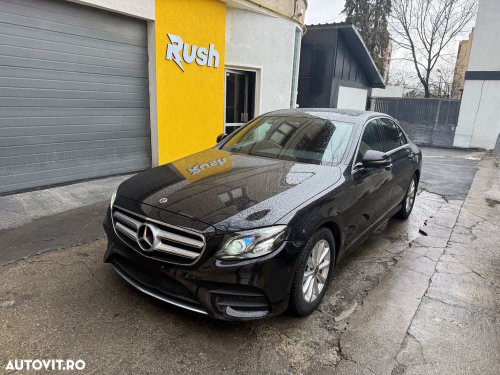 Mercedes-Benz E 220 d 4MATIC 9G-TRONIC AMG Line - 1