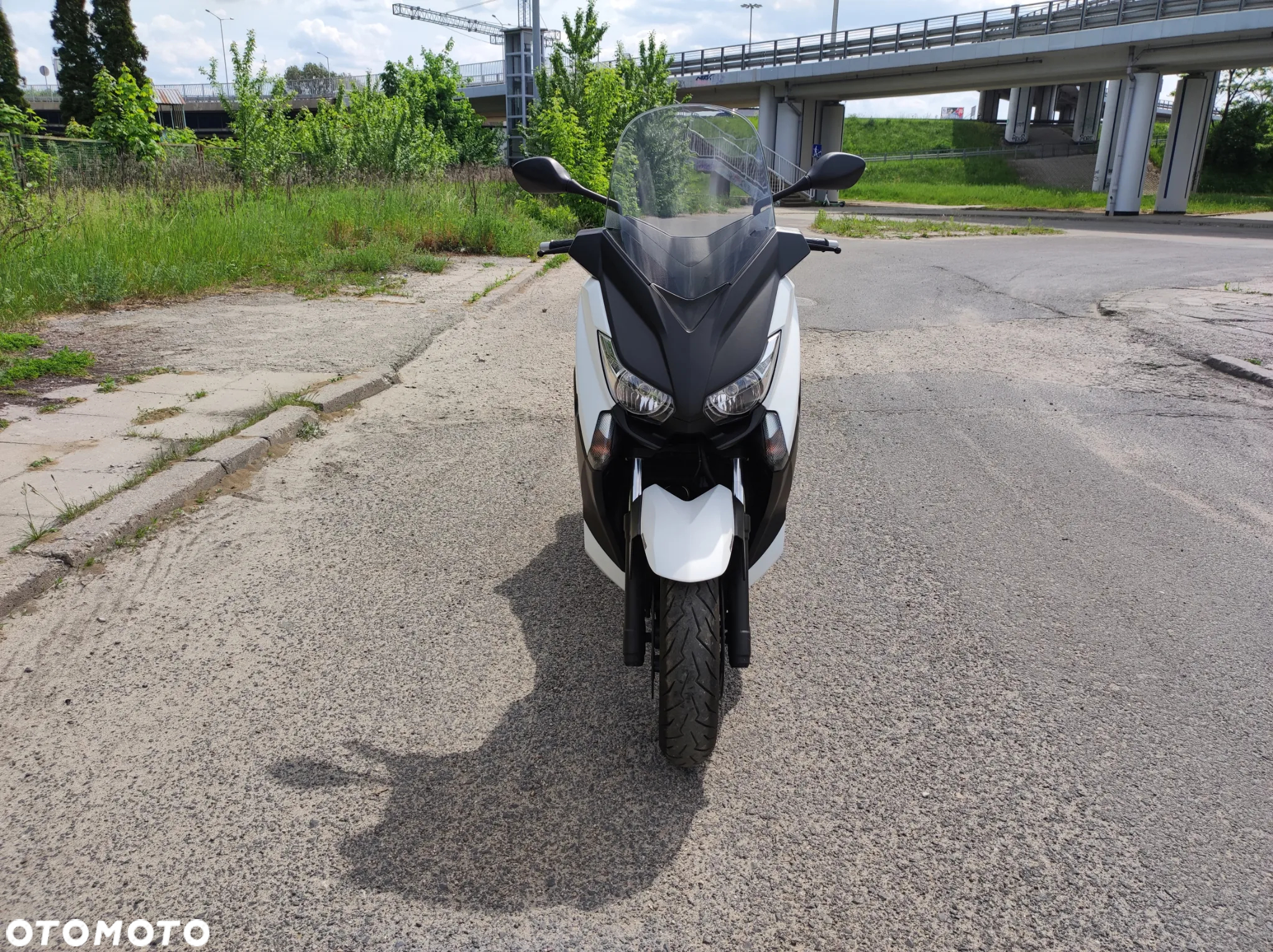 Yamaha X-max - 12