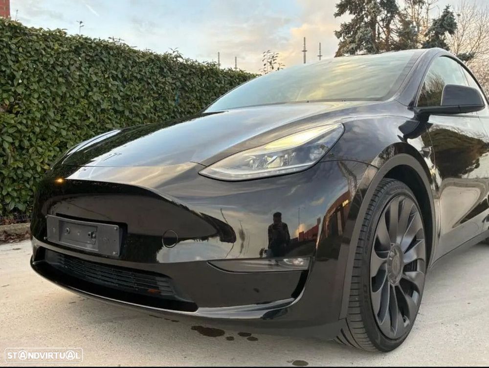 Tesla Model Y Performance Dual Motor AWD - 5