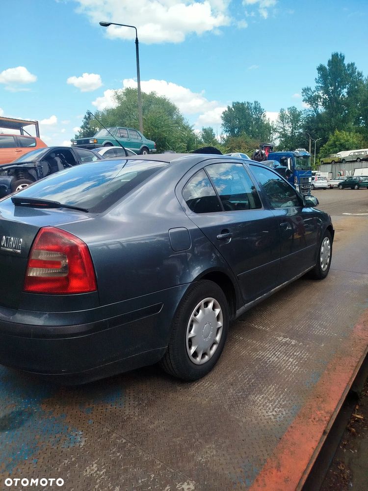 Skoda Octavia 2 na części - 10