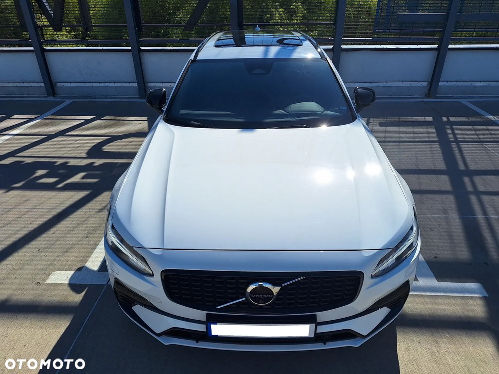 Volvo V90 T8 AWD Plug-In Hybrid R-Design - 3