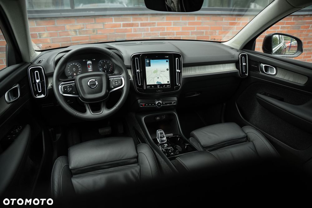 Volvo XC 40 B3 B DKG Plus Bright - 27