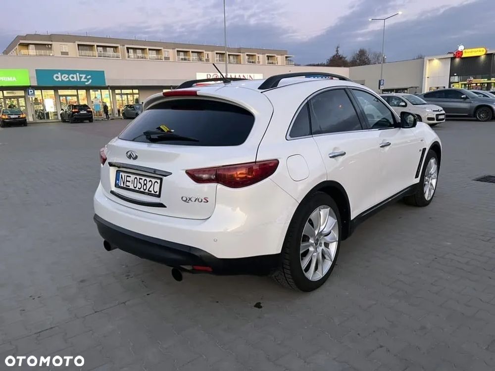 Infiniti Q70 3.0d S - 4