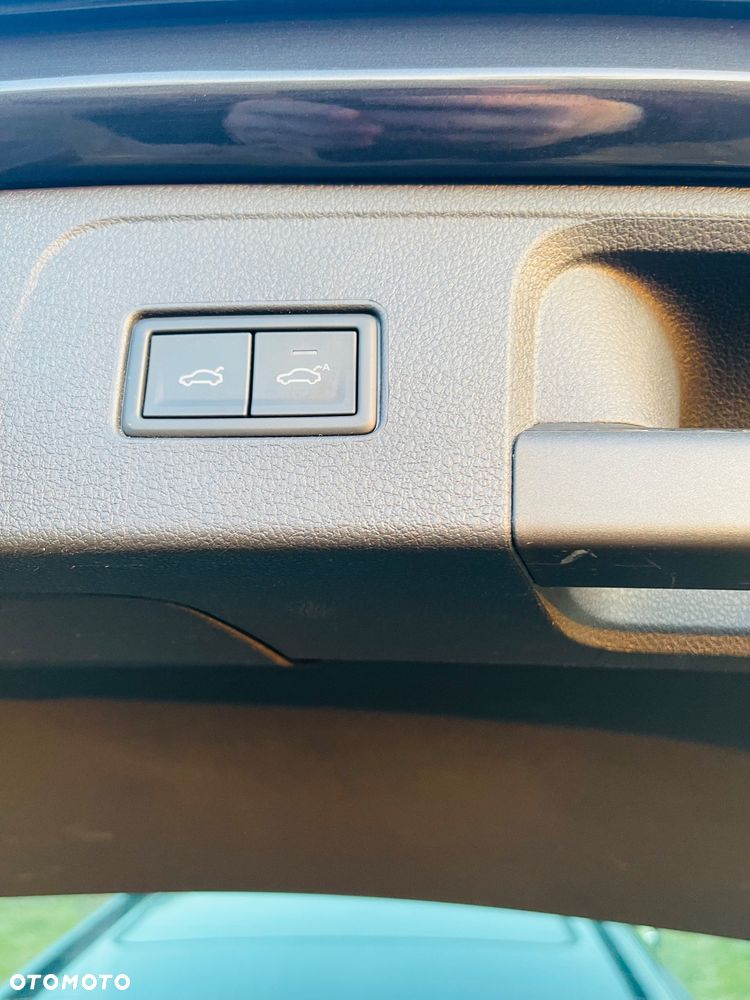 Volkswagen Passat - 12