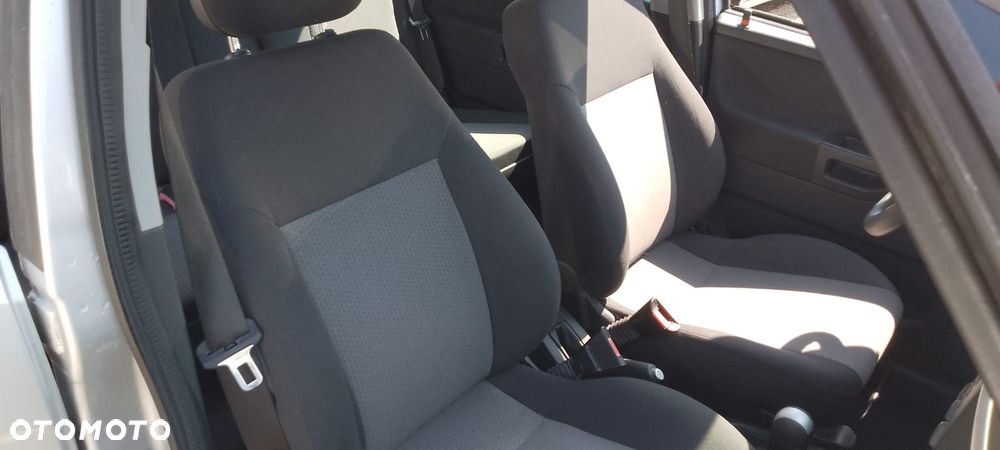Opel Meriva ver-1-6-16v-cosmo-easytronic - 16