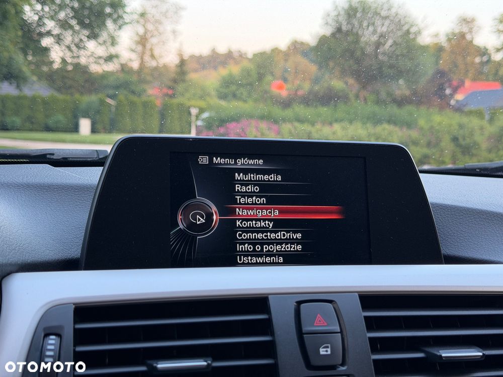 BMW Seria 3 318d Advantage - 24