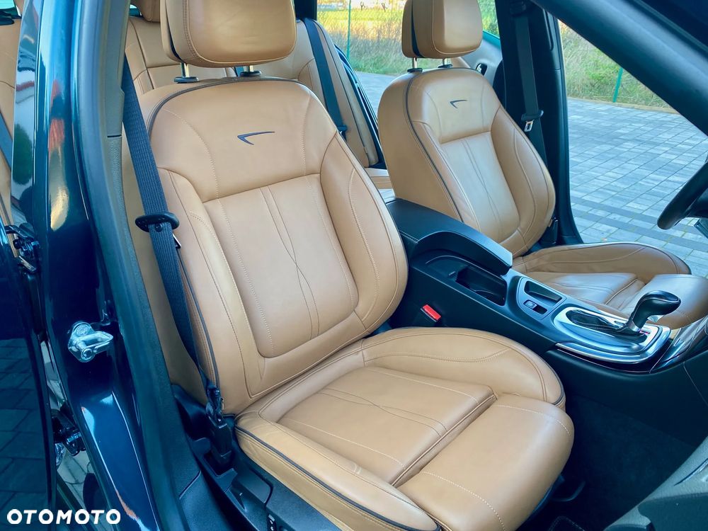 Opel Insignia 2.0 ECOTEC DI Turbo 4x4 Sports Tourer Business Edition - 27