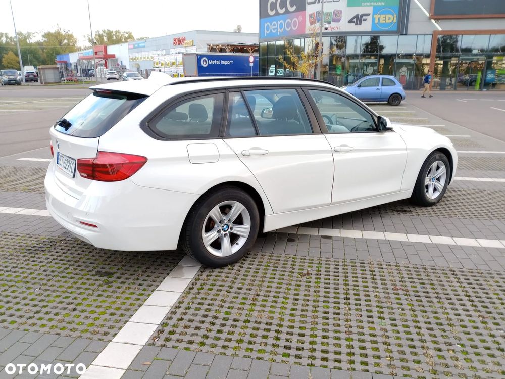 BMW Seria 3 318i - 8