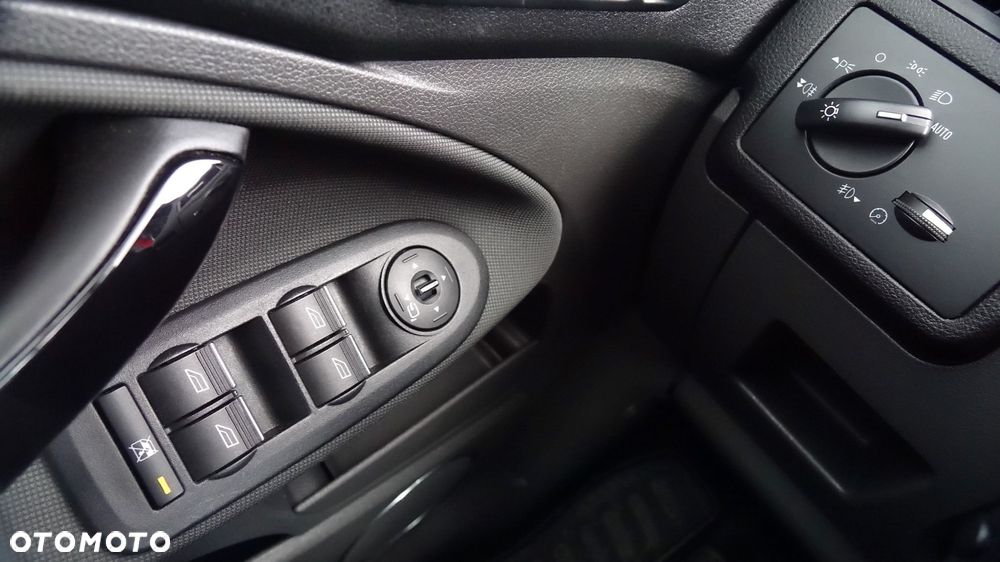Ford Kuga - 31