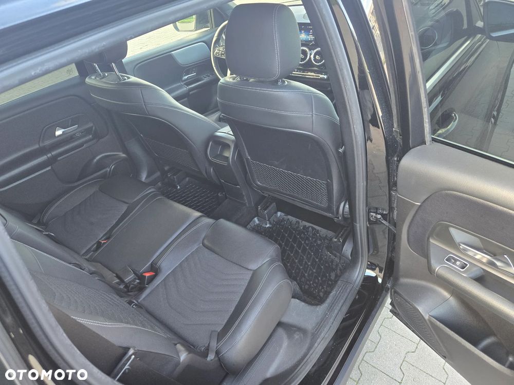Mercedes-Benz GLB - 9