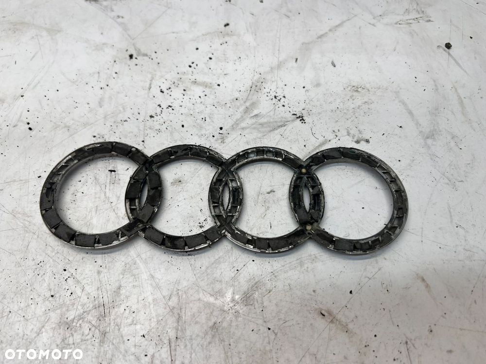 ZNACZEK EMBLEMAT Z KLAPY AUDI 8E9 180MMX58MM - 2