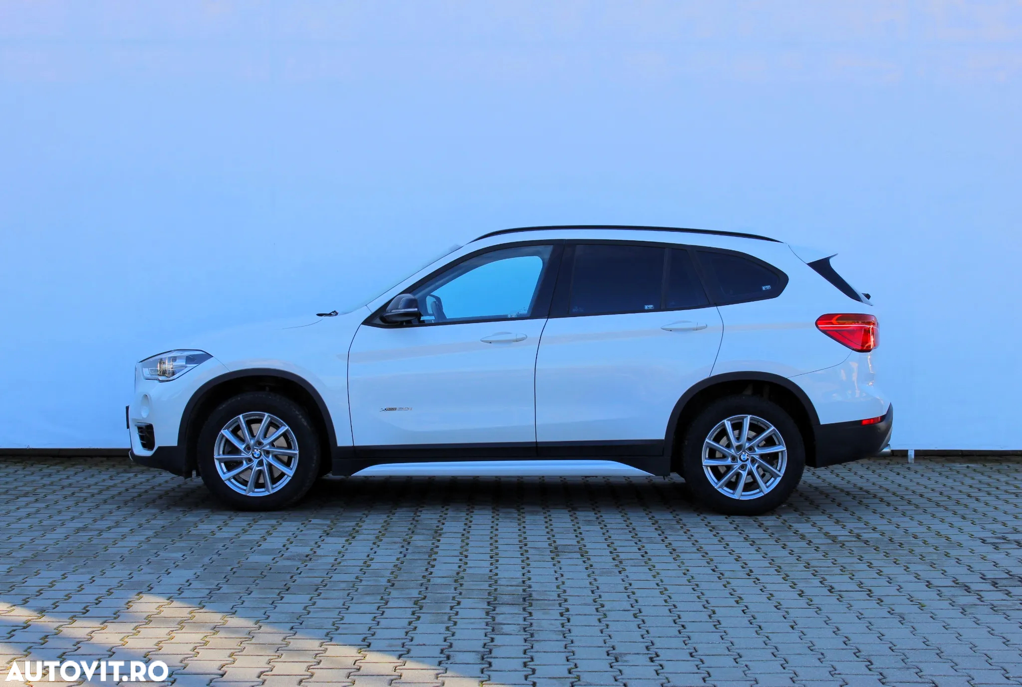 BMW X1 xDrive20i AT Sport Line - 2