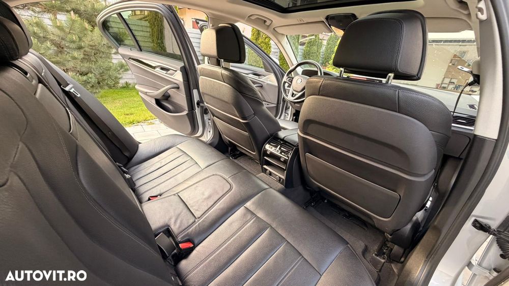 BMW Seria 5 520i Aut. Luxury Line - 19