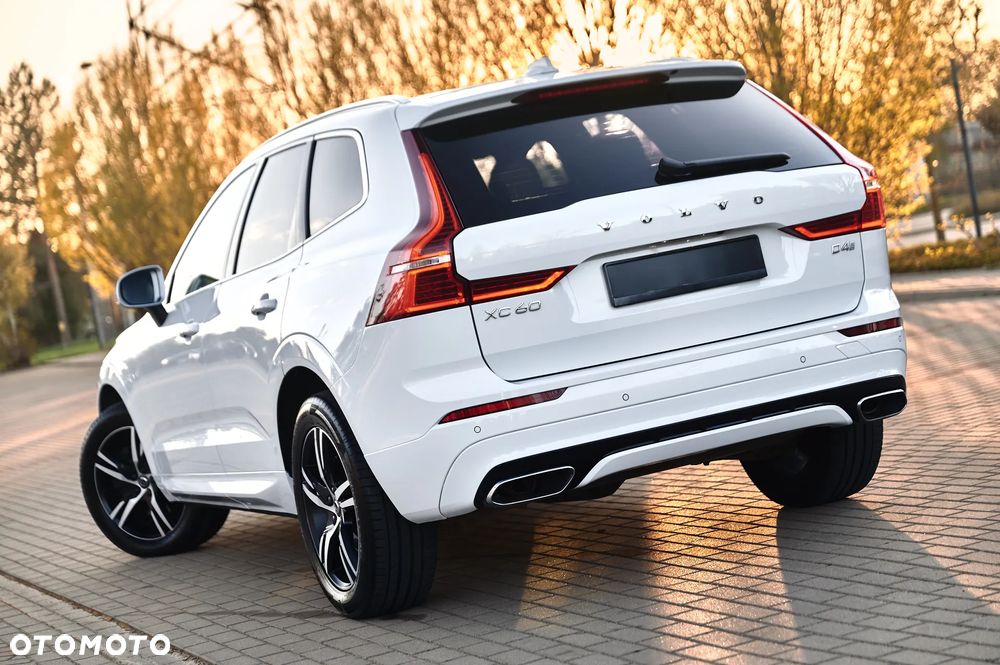Volvo XC 60 D4 R-Design - 4