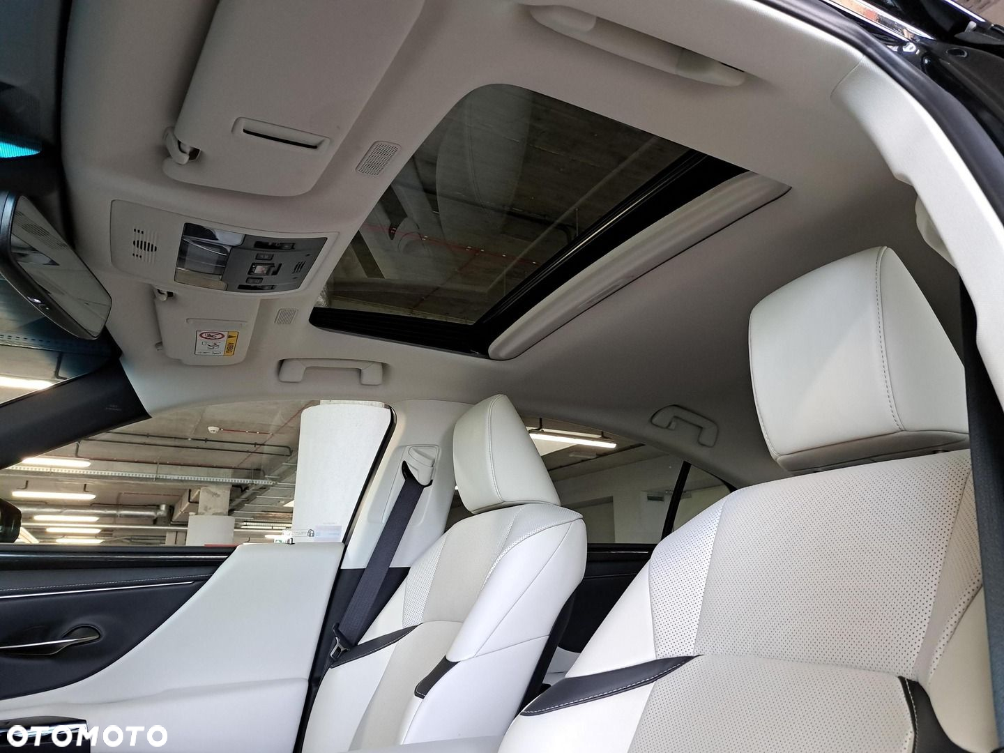 Lexus ES 300h Business Edition - 35