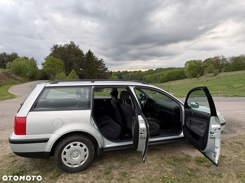 Volkswagen Passat - 4