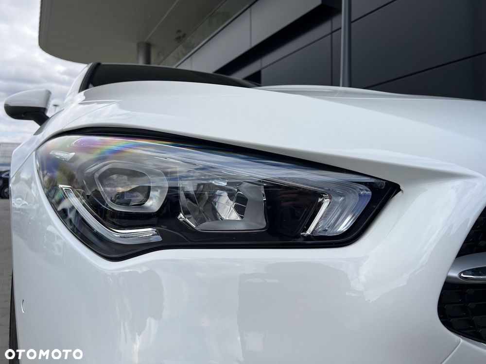 Mercedes-Benz CLA - 10