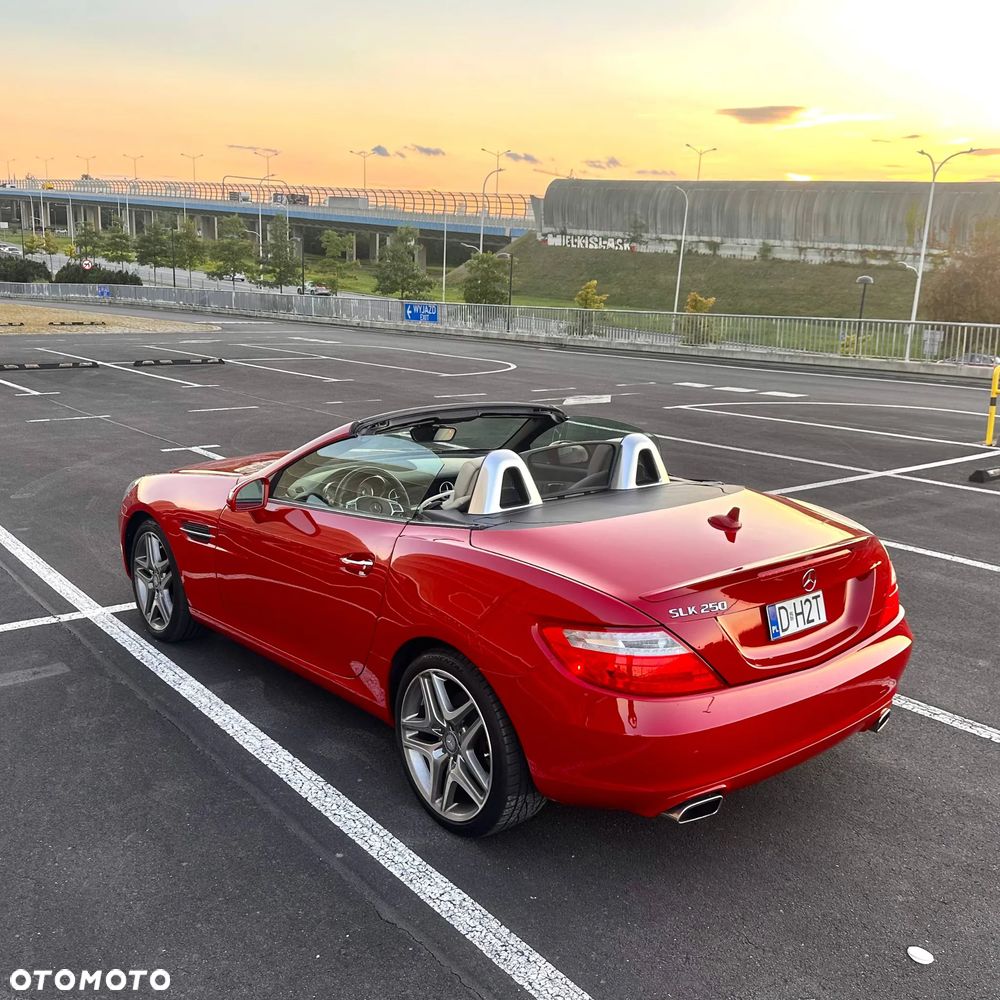 Mercedes-Benz SLK 250 (BlueEFFICIENCY) 7G-TRONIC - 8