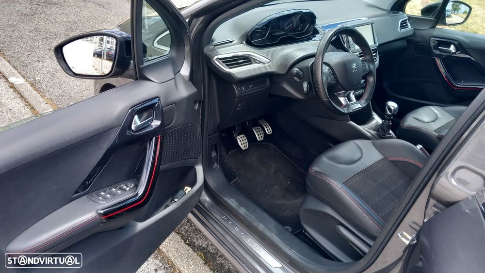 Peugeot 208 1.2 PureTech GT Line - 9