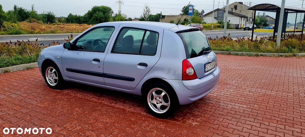 Renault Clio 1.2 16V Confort Dynamique - 12