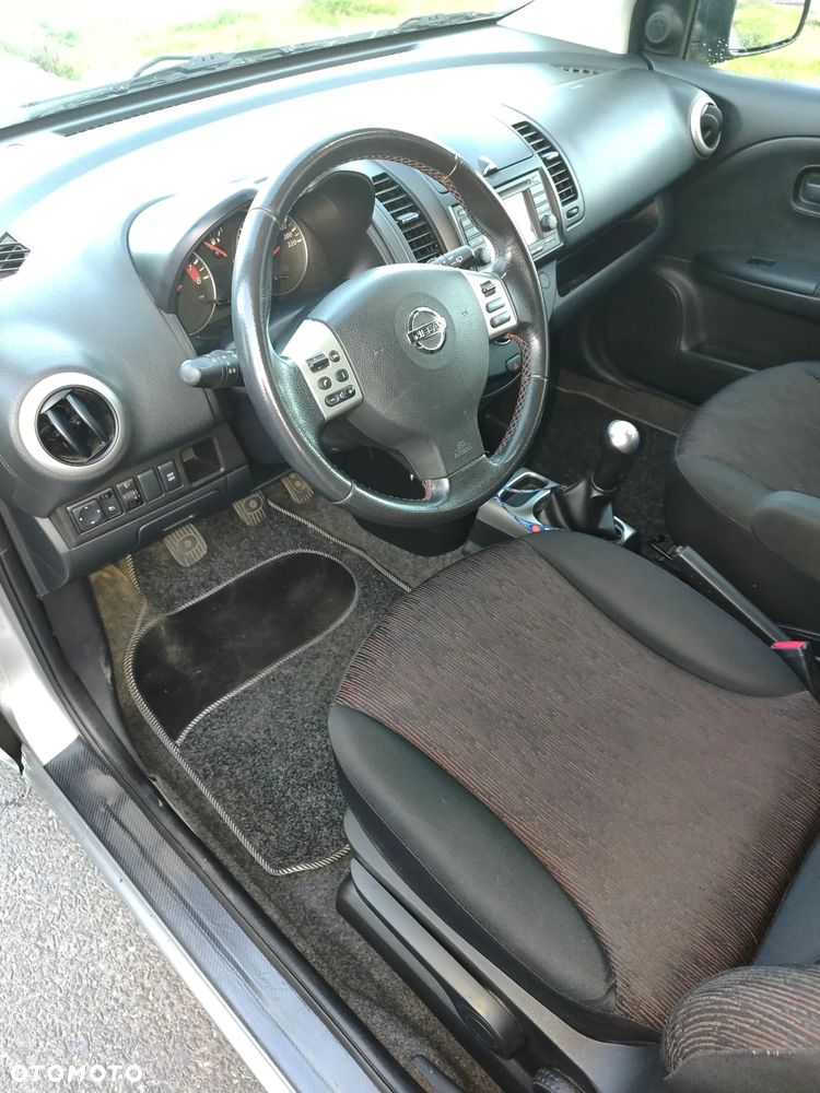 Nissan Note 2010 photo 3