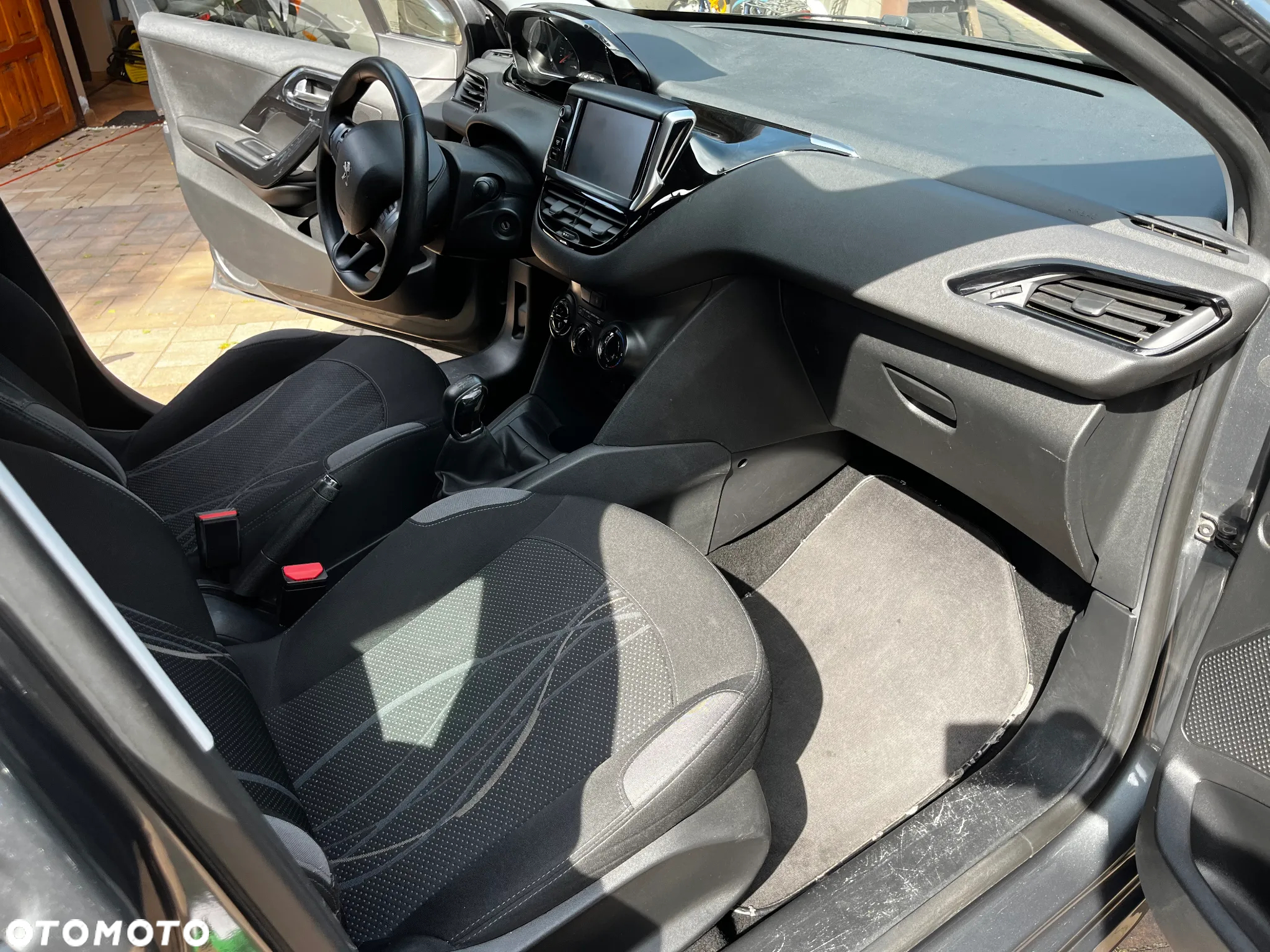 Peugeot 208 1.2 PureTech Allure - 13