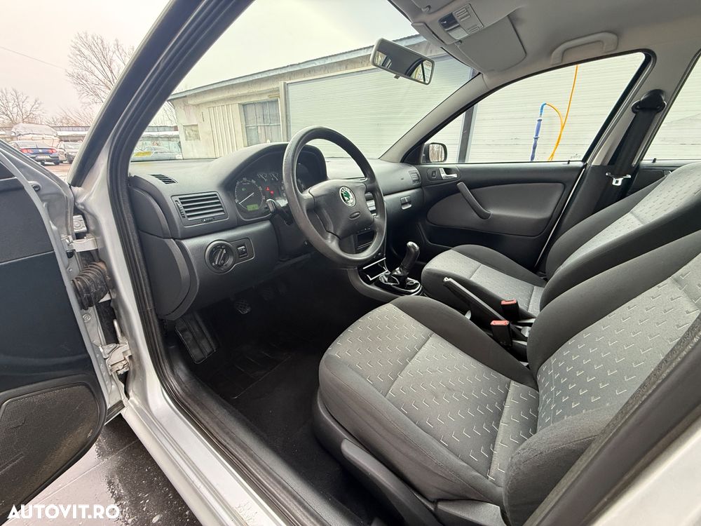 Skoda Octavia 1.6 - 6