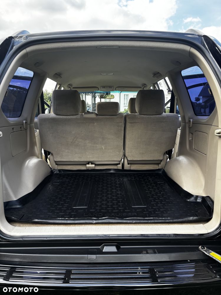 Toyota Land Cruiser - 10