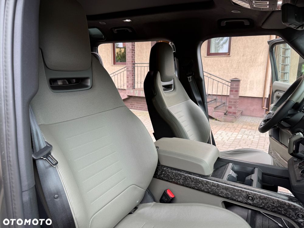 Land Rover Defender 4.4 P635 V8 mHEV Octa Edition One - 25