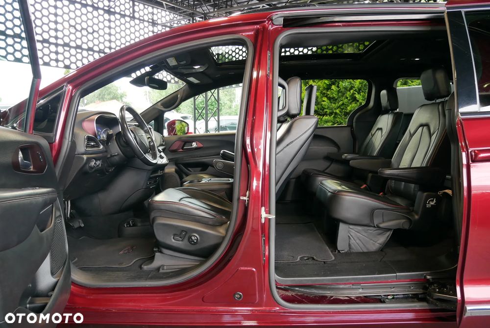 Chrysler Pacifica - 8